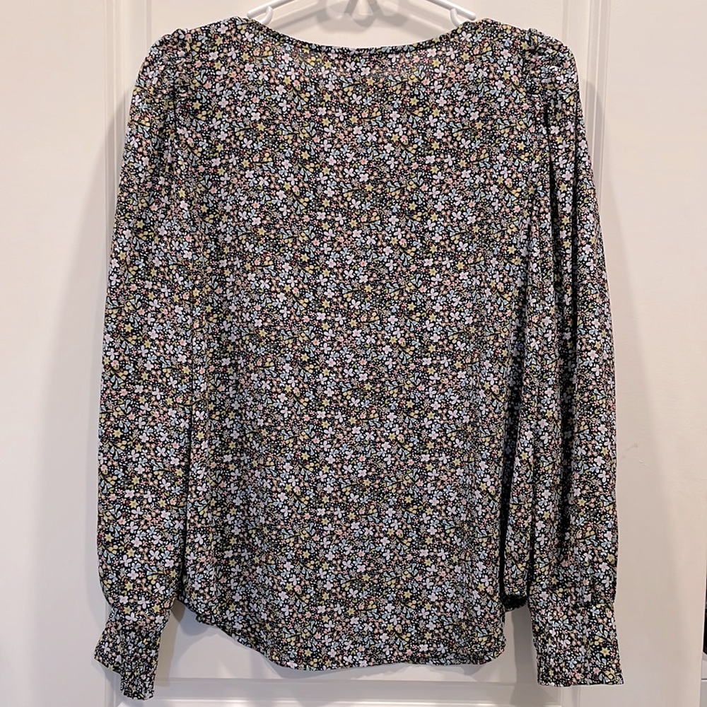 Loft blouse! - Picture 4 of 6
